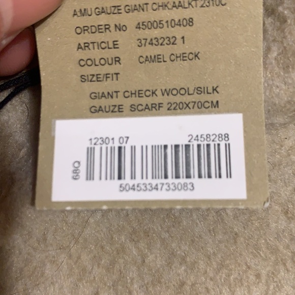 Burberry scarf, tan and brown, ones size fits all like new with tags still on - Picture 5 of 5